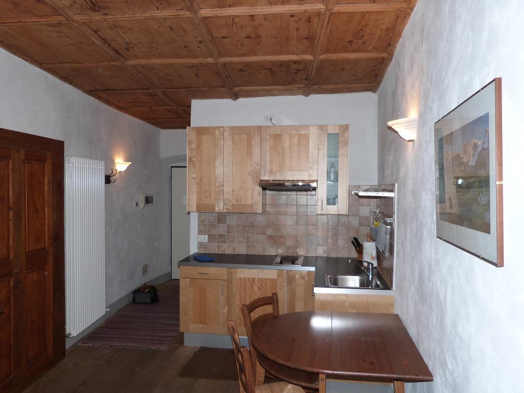 B&B Ploncher Chiavenna Habitación foto